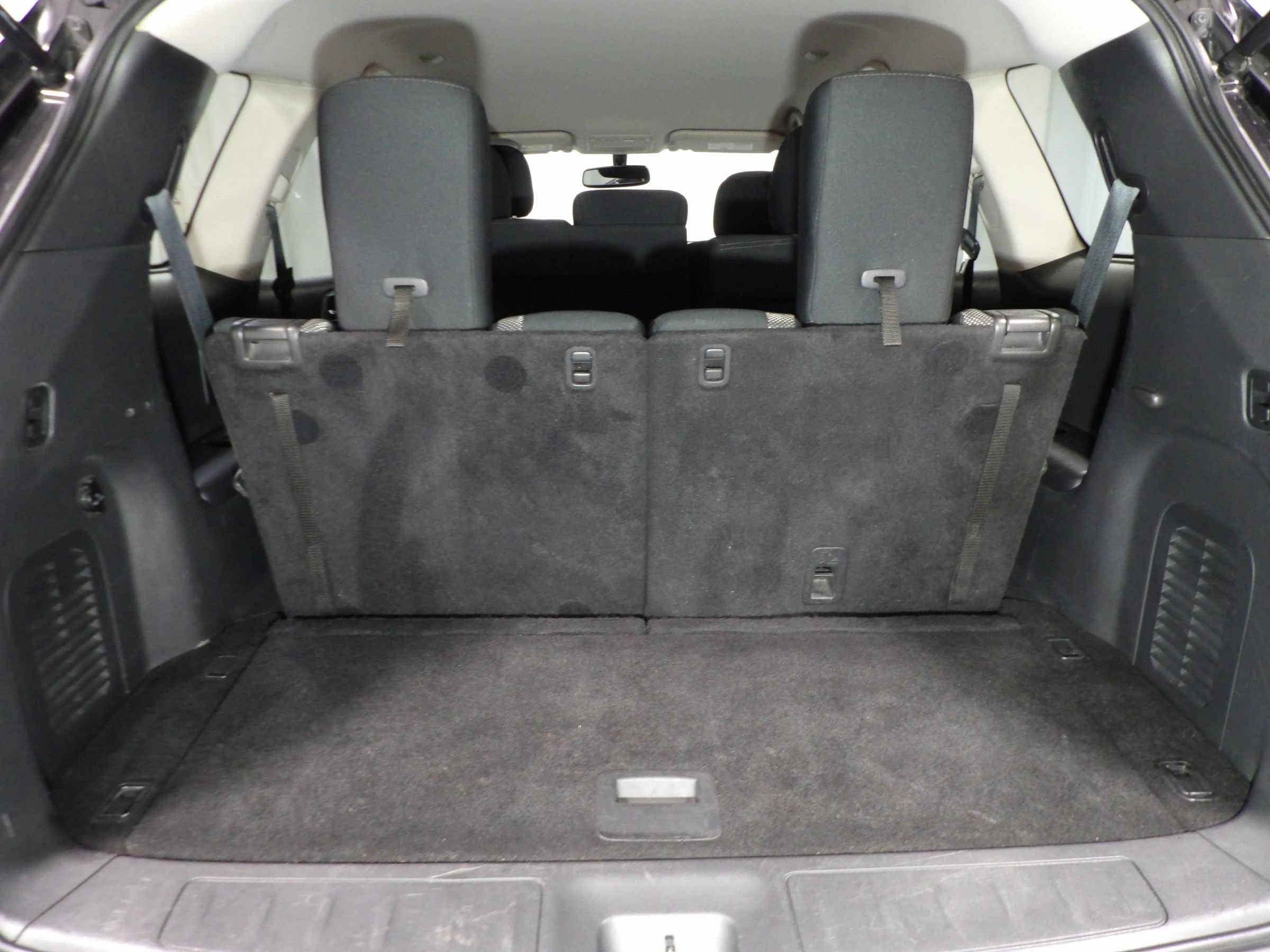 Used 2017 Nissan Pathfinder SV w/ SV Cold Weather Package AWD/4WD image 6