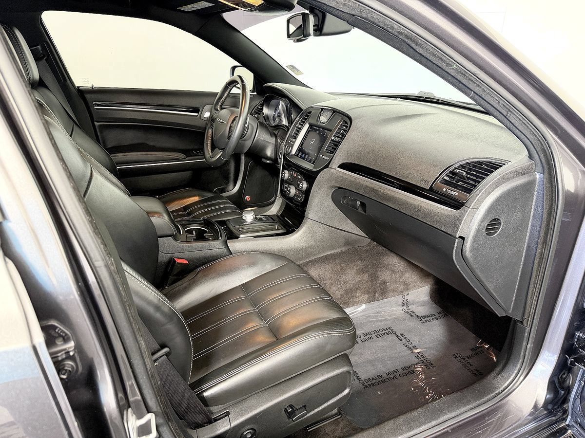 Used 2017 Chrysler 300 S RWD image 42