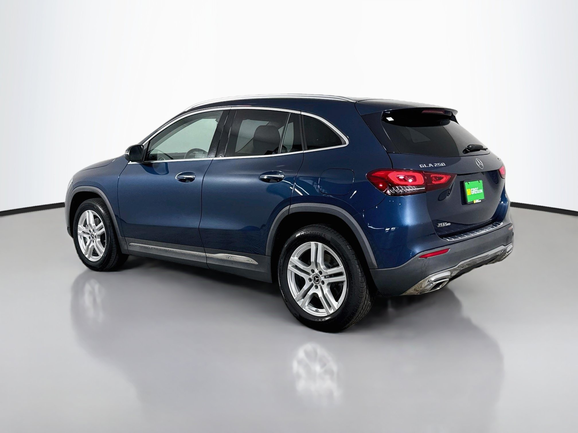 Used 2023 Mercedes-Benz GLA 250 4MATIC w/ Premium Package image 7