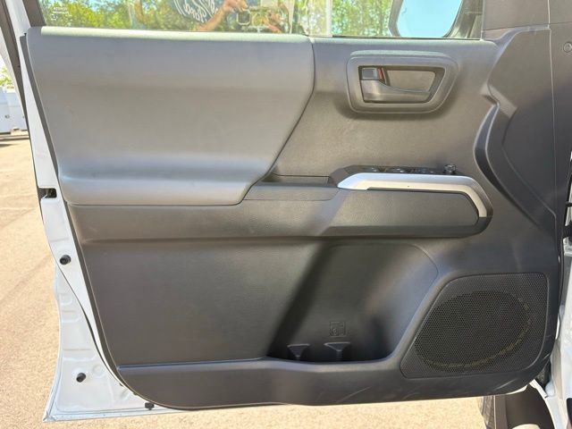 Used 2023 Toyota Tacoma SR5 AWD/4WD image 9