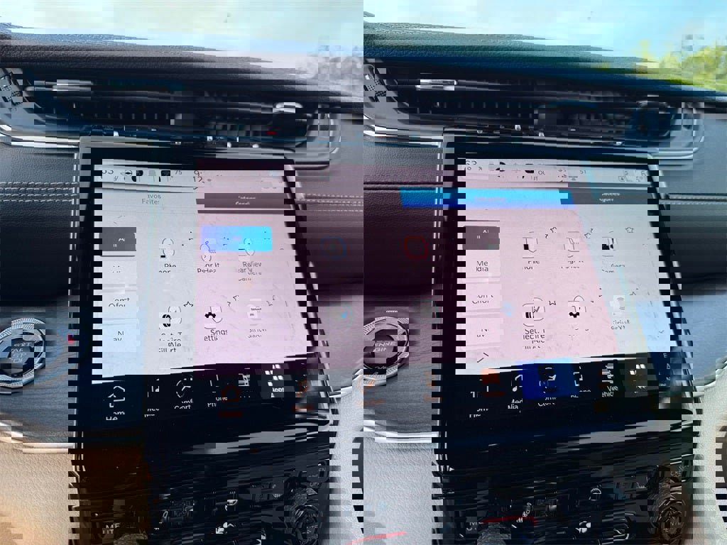 New 2025 Jeep Grand Cherokee L Limited w/ Black Appearance Package image 33