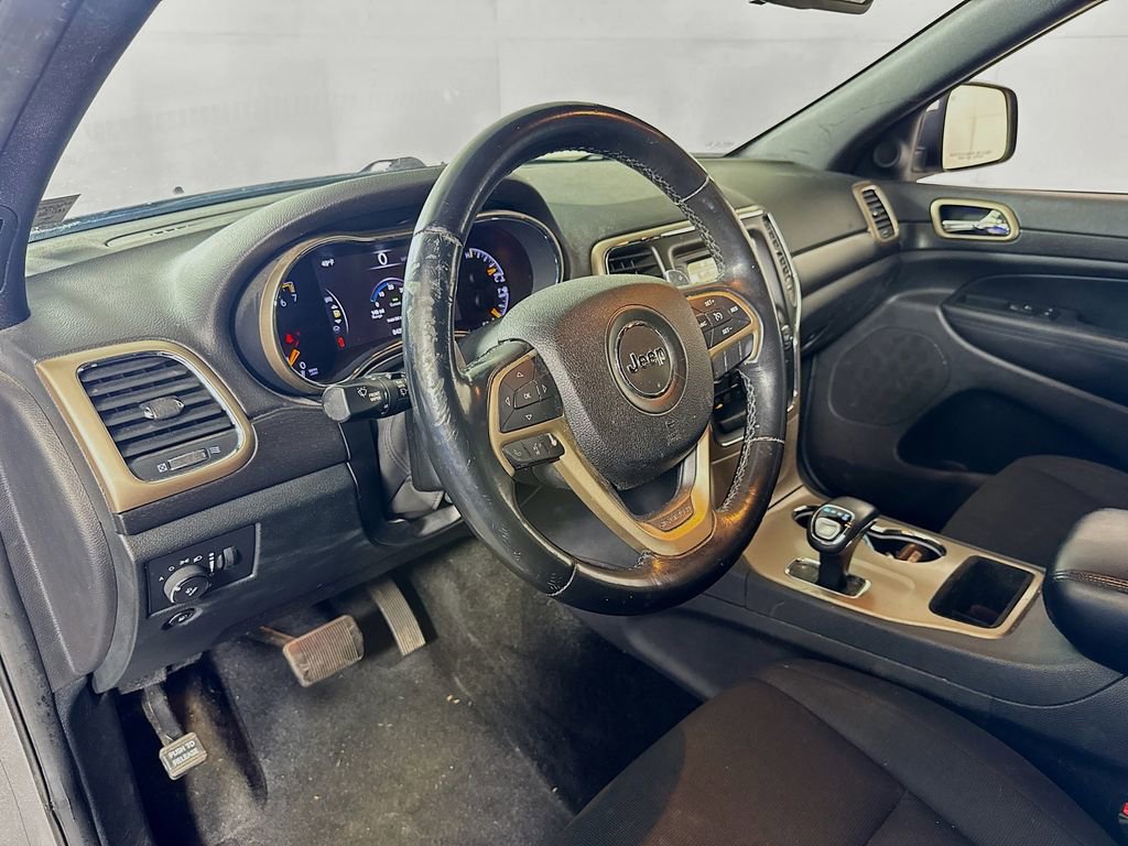 Used 2015 Jeep Grand Cherokee Laredo w/ Quick Order Package 23E AWD/4WD image 9