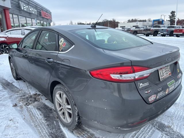 Used 2018 Ford Fusion SE w/ Fusion SE Technology Package image 12