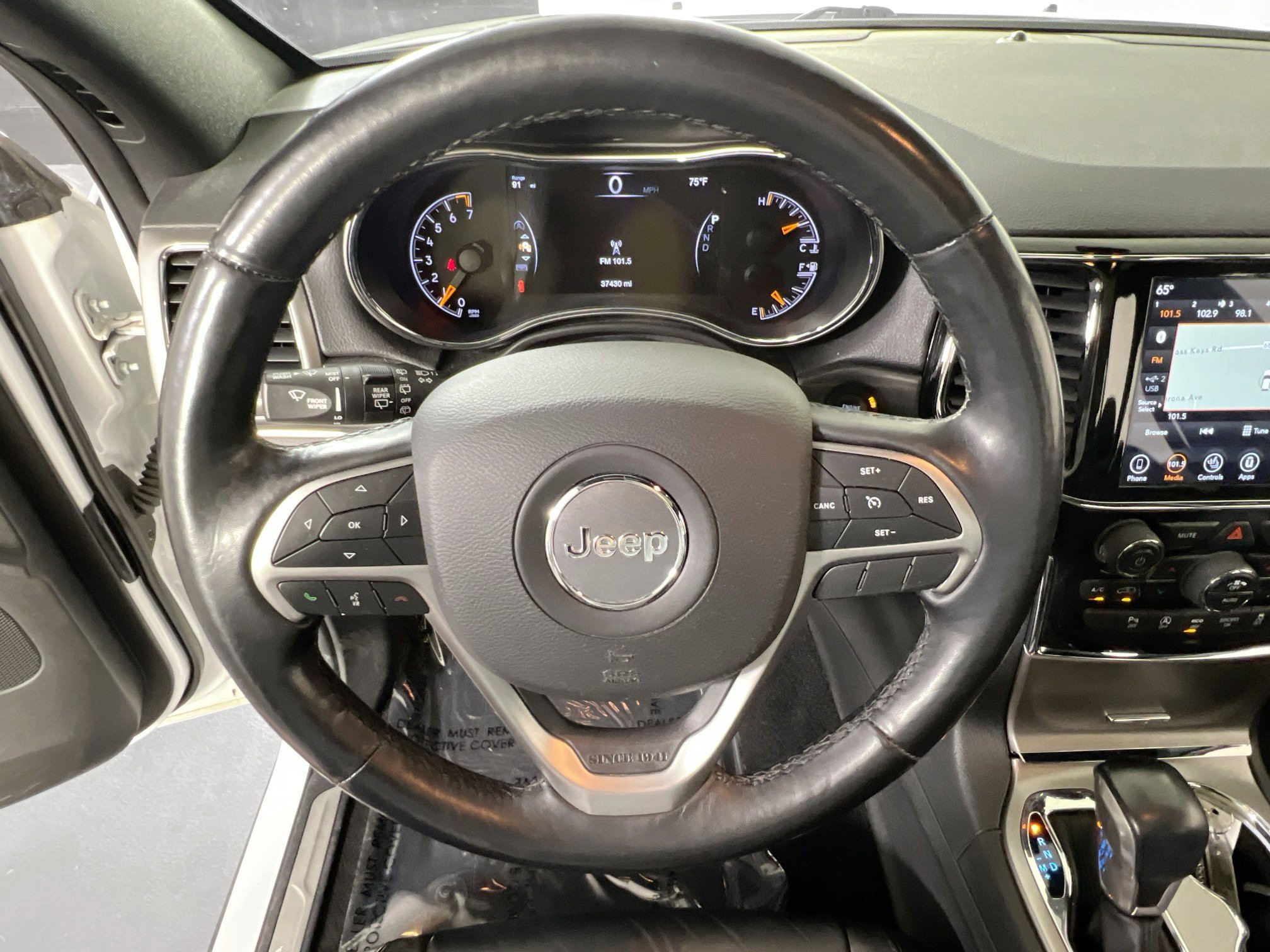 Used 2022 Jeep Grand Cherokee Limited image 11