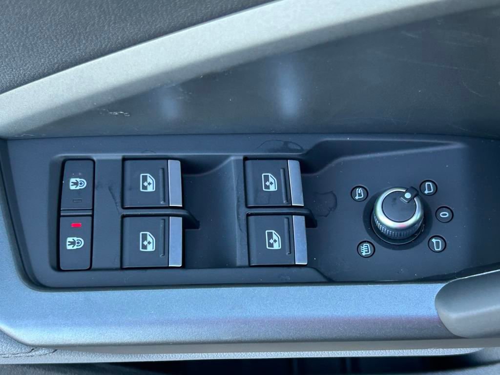 New 2025 Audi Q3 2.0T Premium image 59