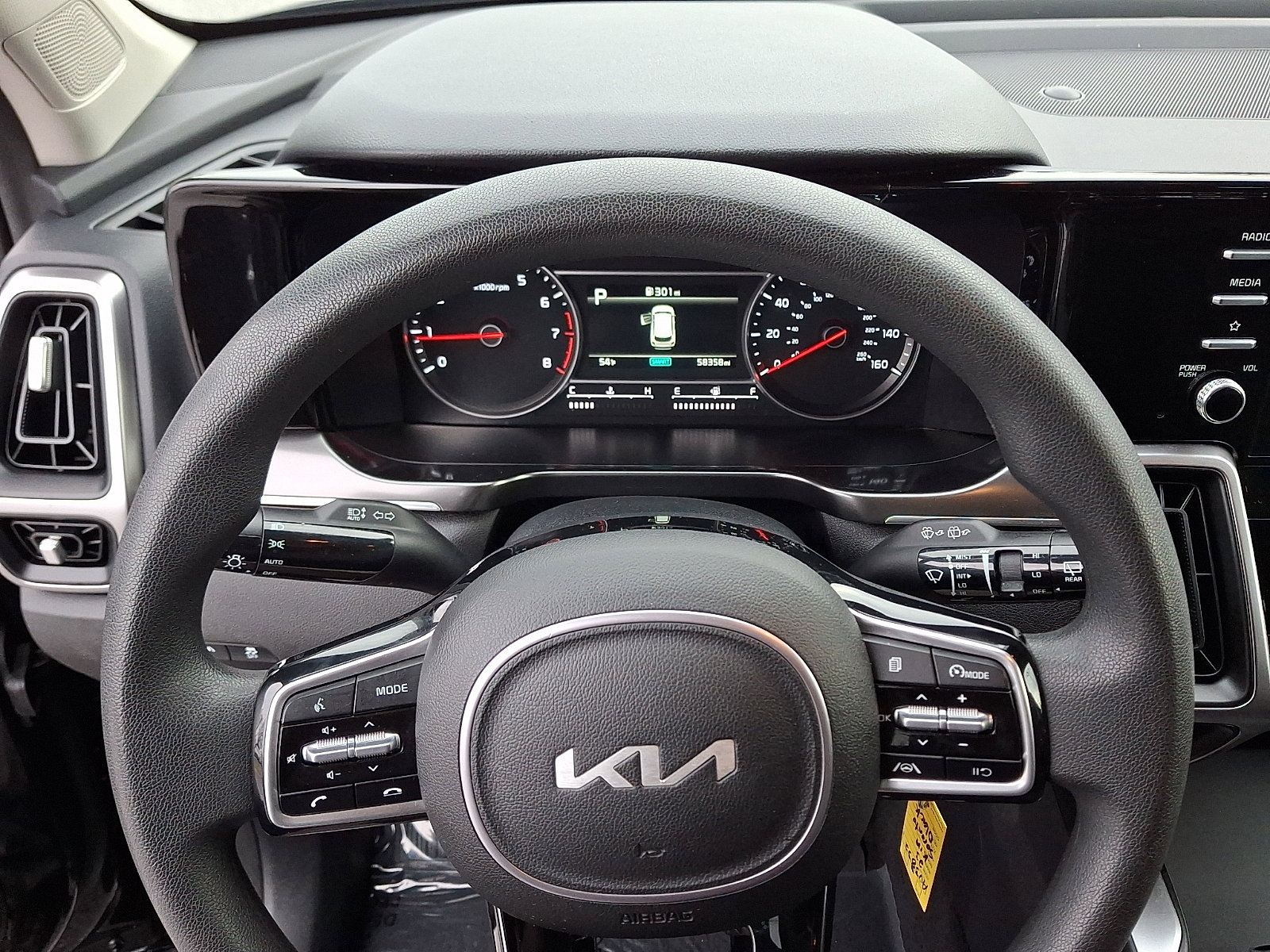 Used 2023 Kia Sorento LX image 18