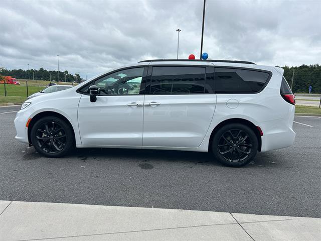 New 2026 Chrysler Pacifica Limited w/ S Appearance Package image 37