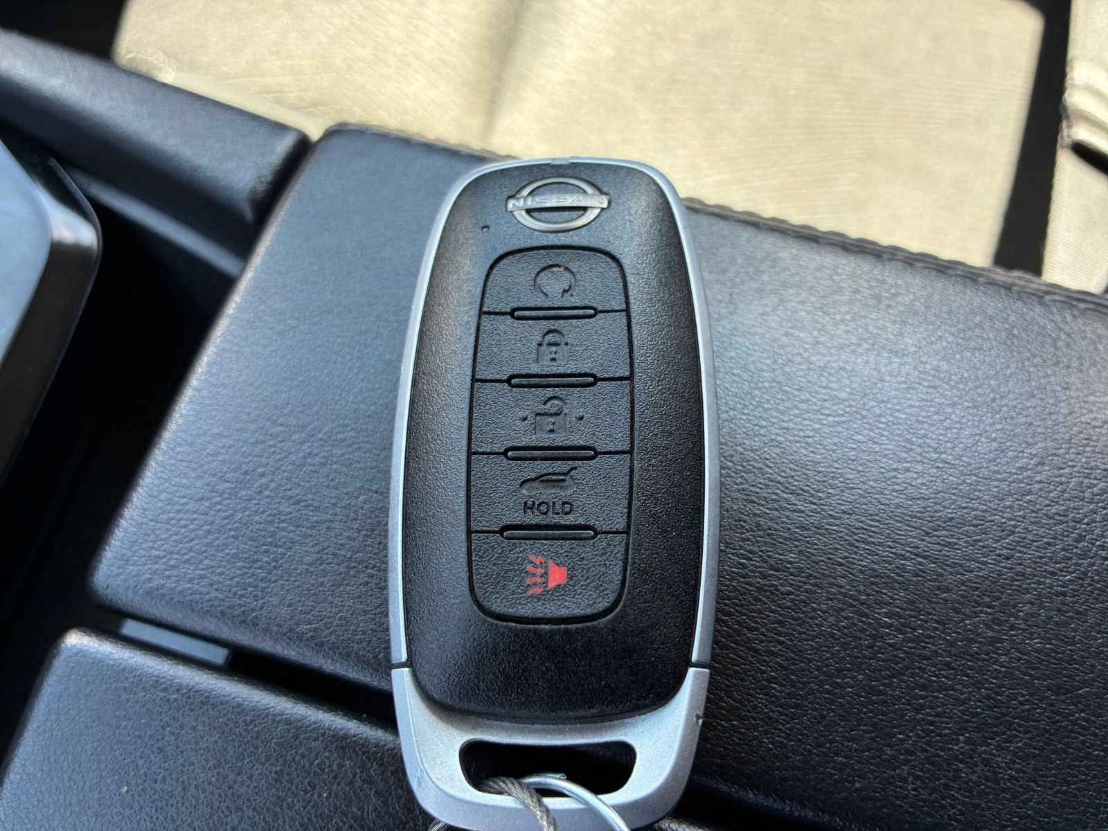 Used 2025 Nissan Rogue SV FWD image 26