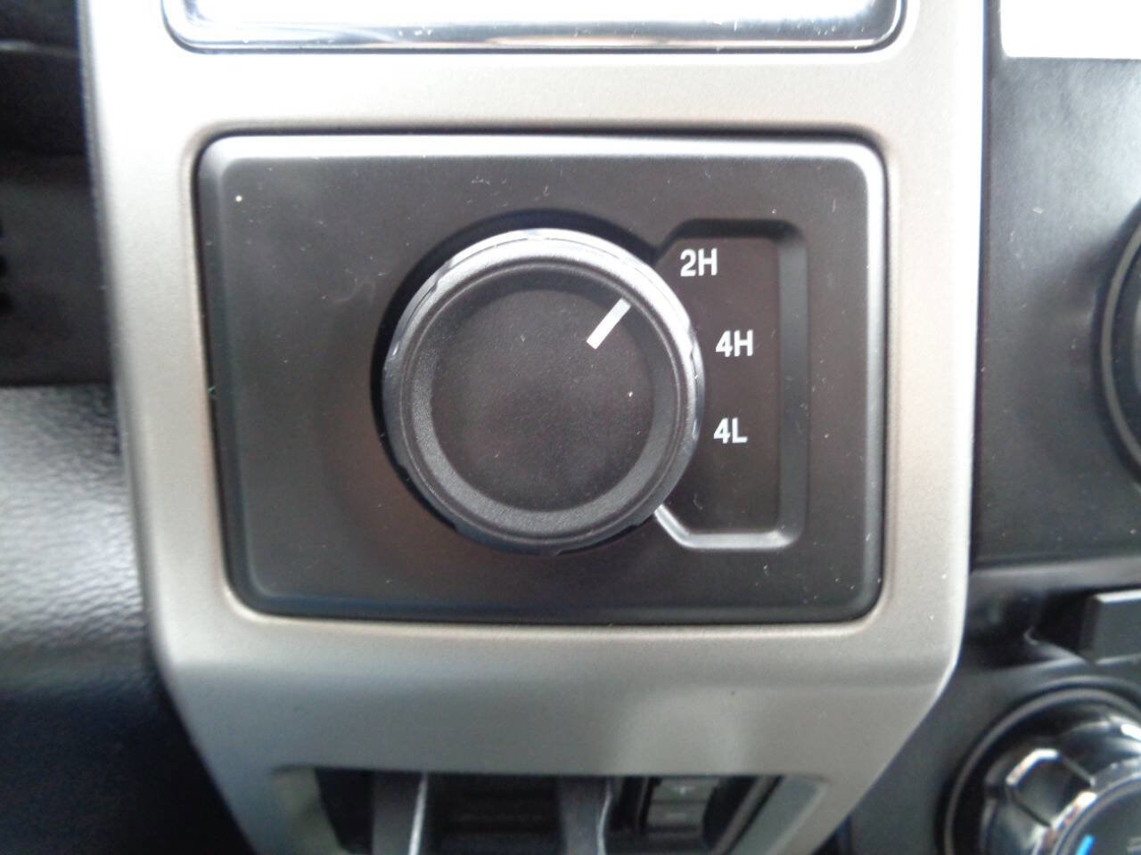 Used 2017 Ford F250 Lariat w/ Chrome Package image 71