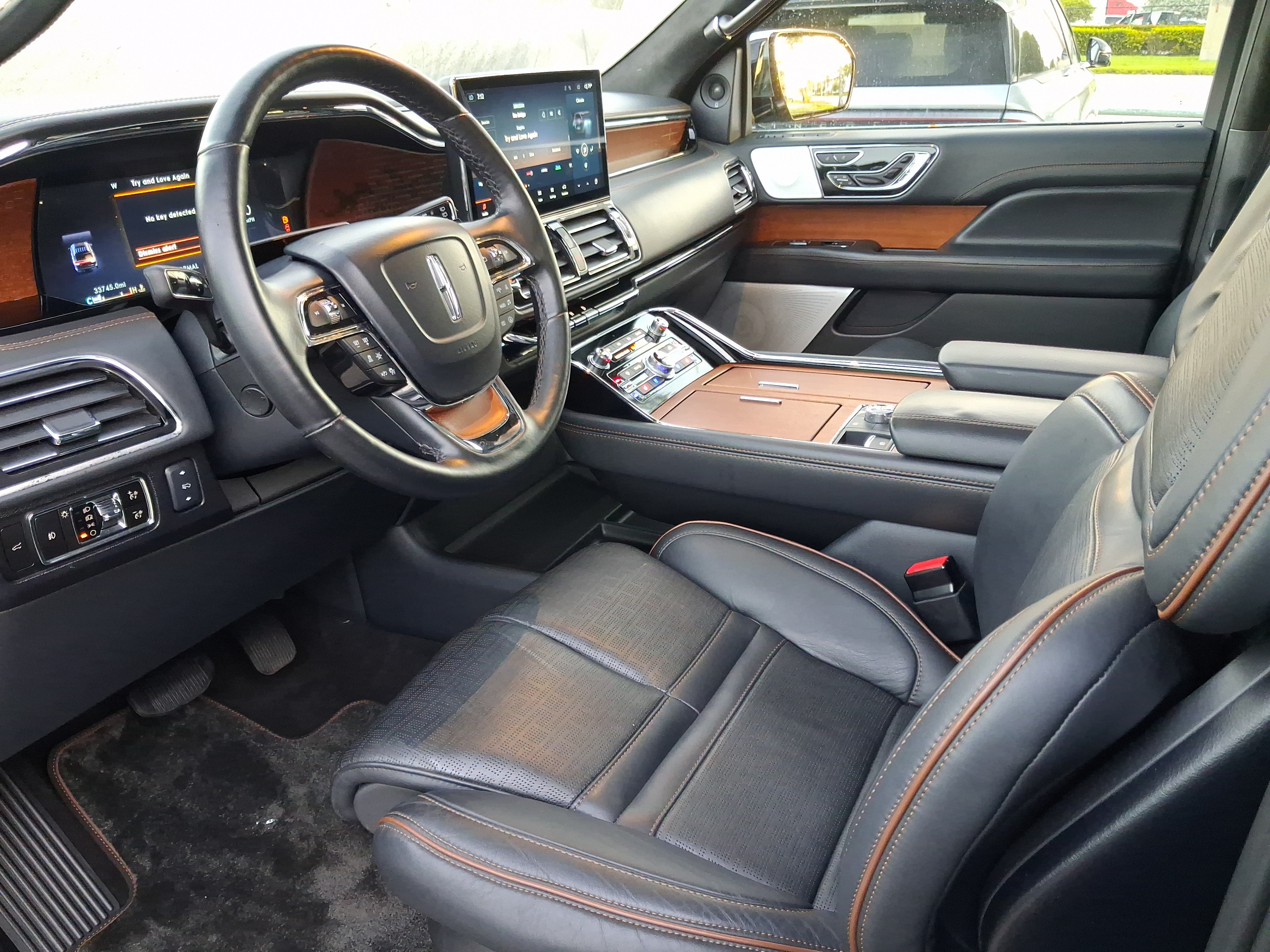 Certified 2023 Lincoln Navigator Black Label AWD/4WD image 11