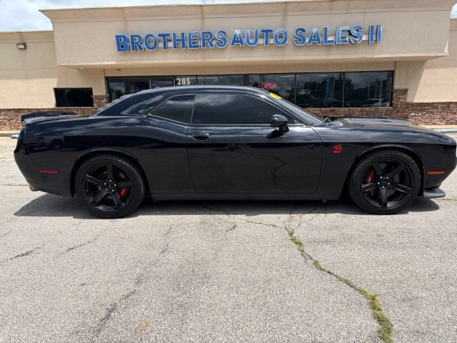 Used 2018 Dodge Challenger SRT w/ Technology Group RWD image 11