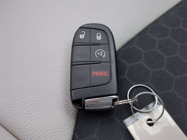 Used 2019 Jeep Compass Latitude w/ Popular Equipment Group FWD image 28