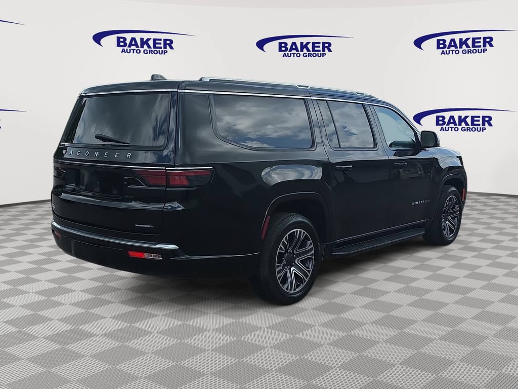 Used 2024 Jeep Wagoneer L Series II w/ Flexible Seating Group AWD/4WD image 3
