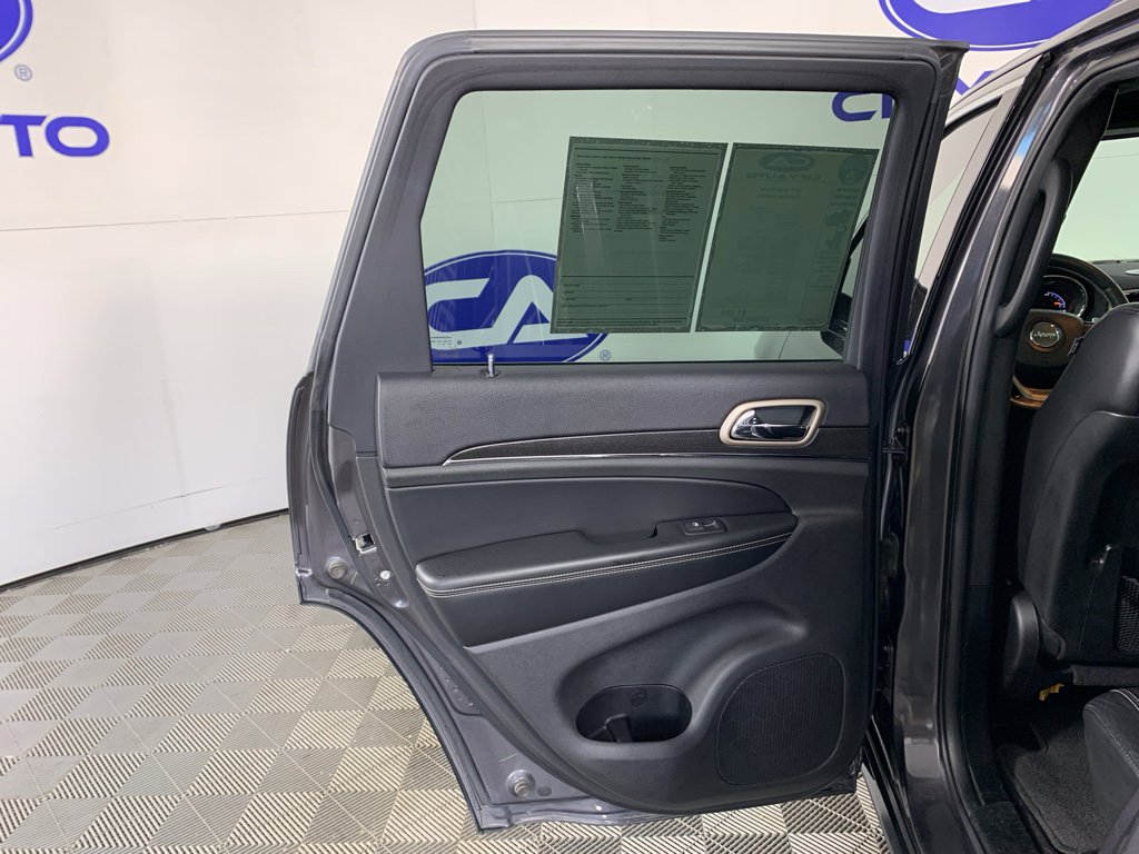 Used 2017 Jeep Grand Cherokee Limited w/ Luxury Group II image 31
