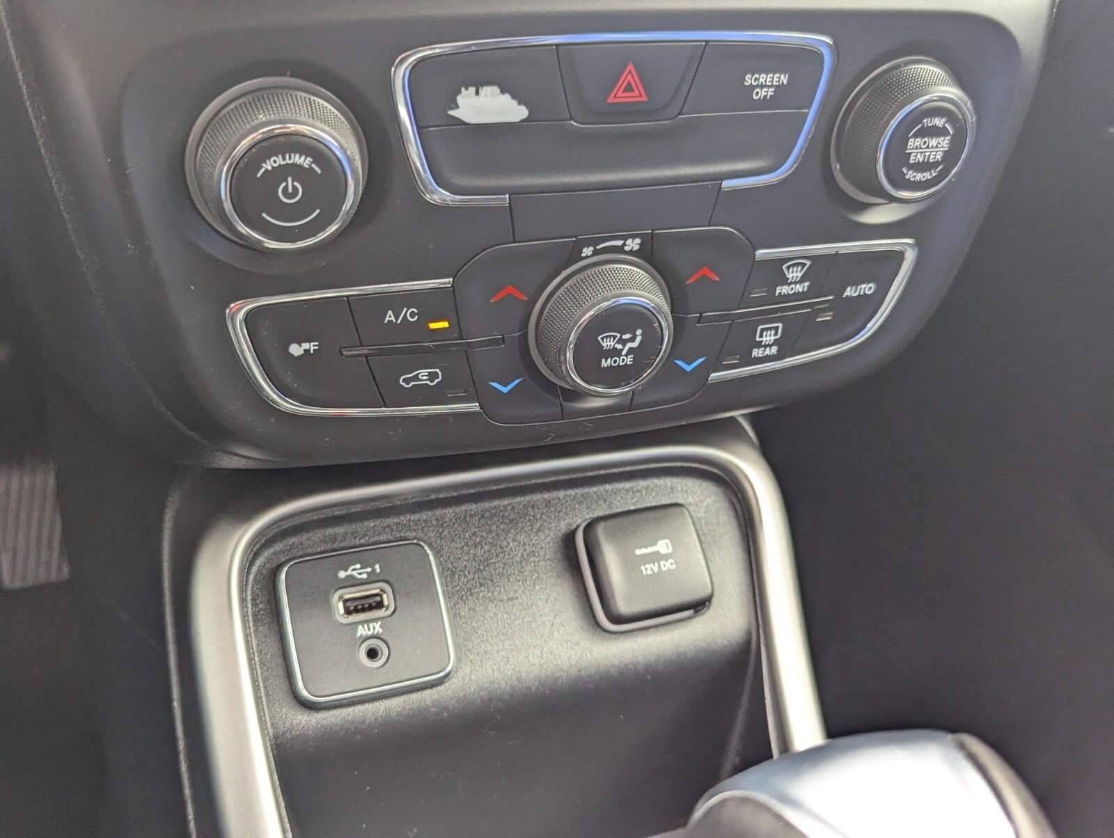 Used 2021 Jeep Compass Latitude w/ Sun and Sound Group FWD image 25