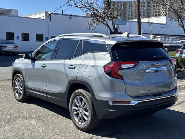 Used 2024 GMC Terrain SLT image 4