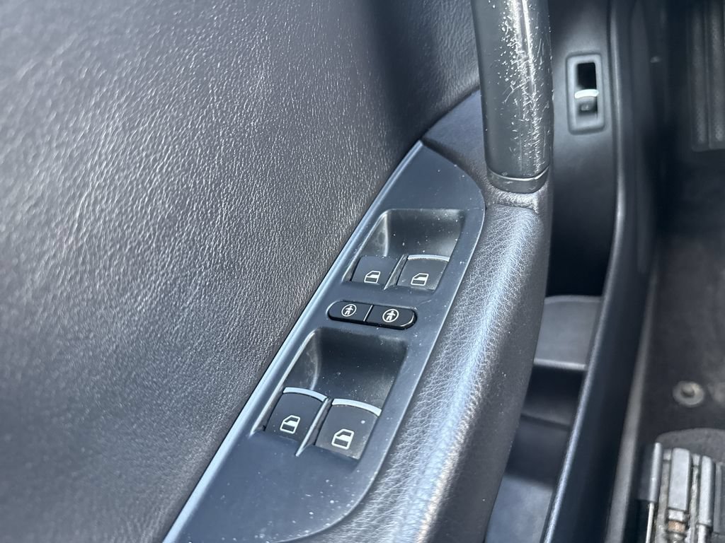 Used 2014 Volkswagen Touareg Sport AWD/4WD image 24