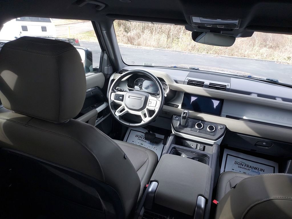 Used 2023 Land Rover Defender 90 X-Dynamic SE image 15
