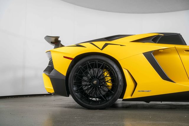 Used 2016 Lamborghini Aventador LP 750-4 Superveloce AWD/4WD image 9