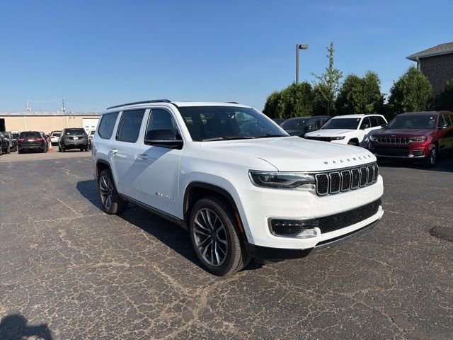 Used 2024 Jeep Wagoneer Series III w/ Premium Group I AWD/4WD image 2