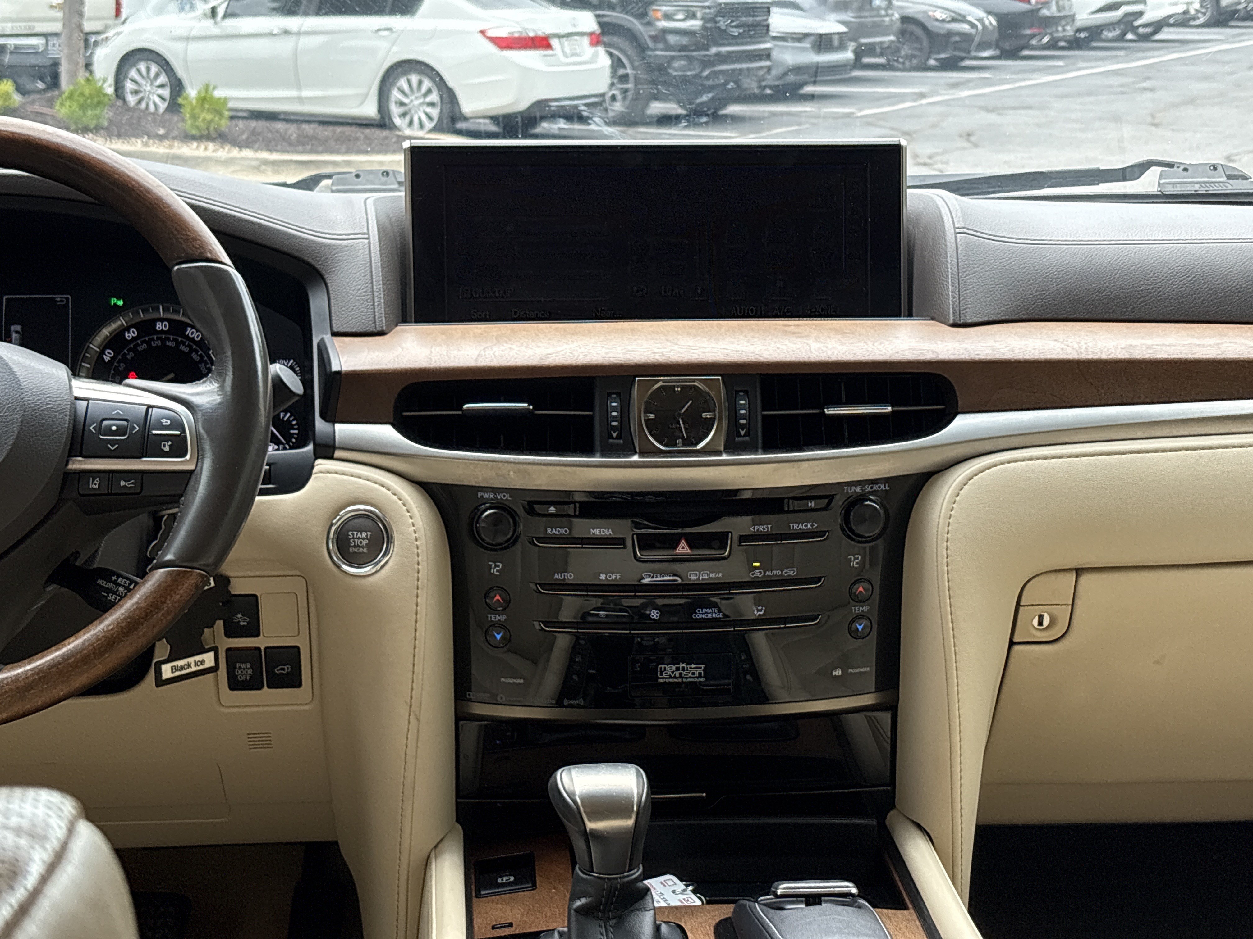 Used 2017 Lexus LX 570 4WD w/ Luxury Package image 30