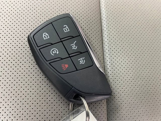 Used 2024 GMC Yukon SLT w/ SLT Luxury Package image 26