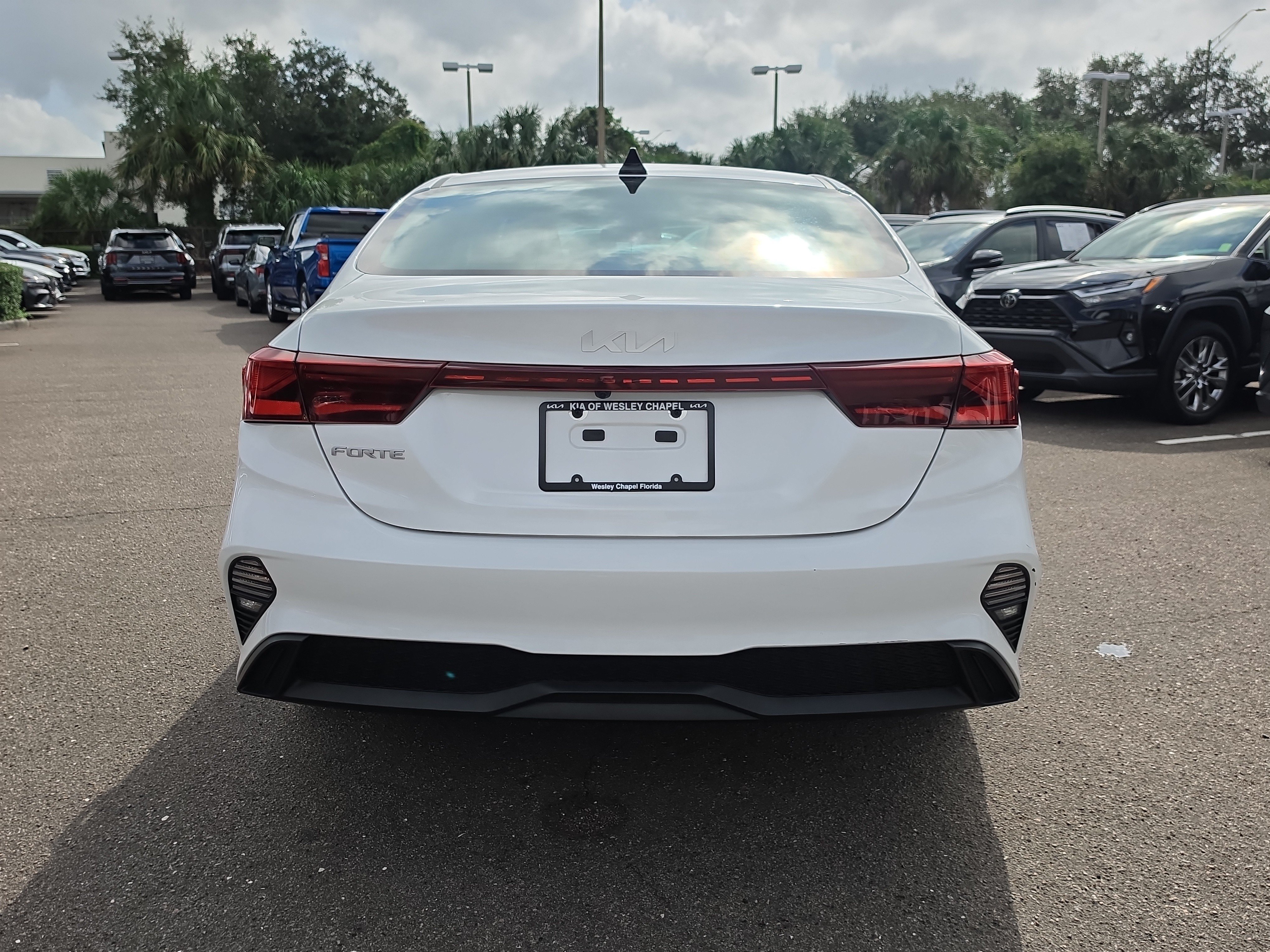 Certified 2023 Kia Forte LXS FWD image 7