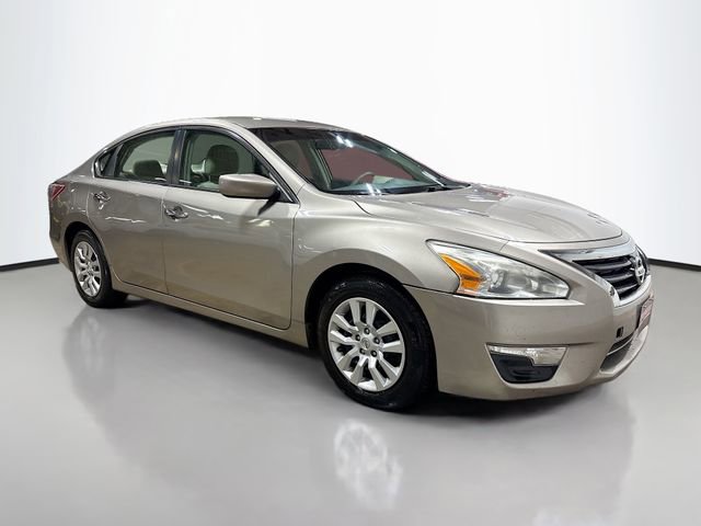 Used 2013 Nissan Altima 2.5 S FWD image 3