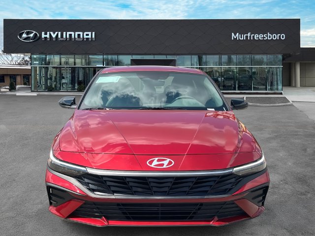Used 2025 Hyundai Elantra Sport FWD image 2