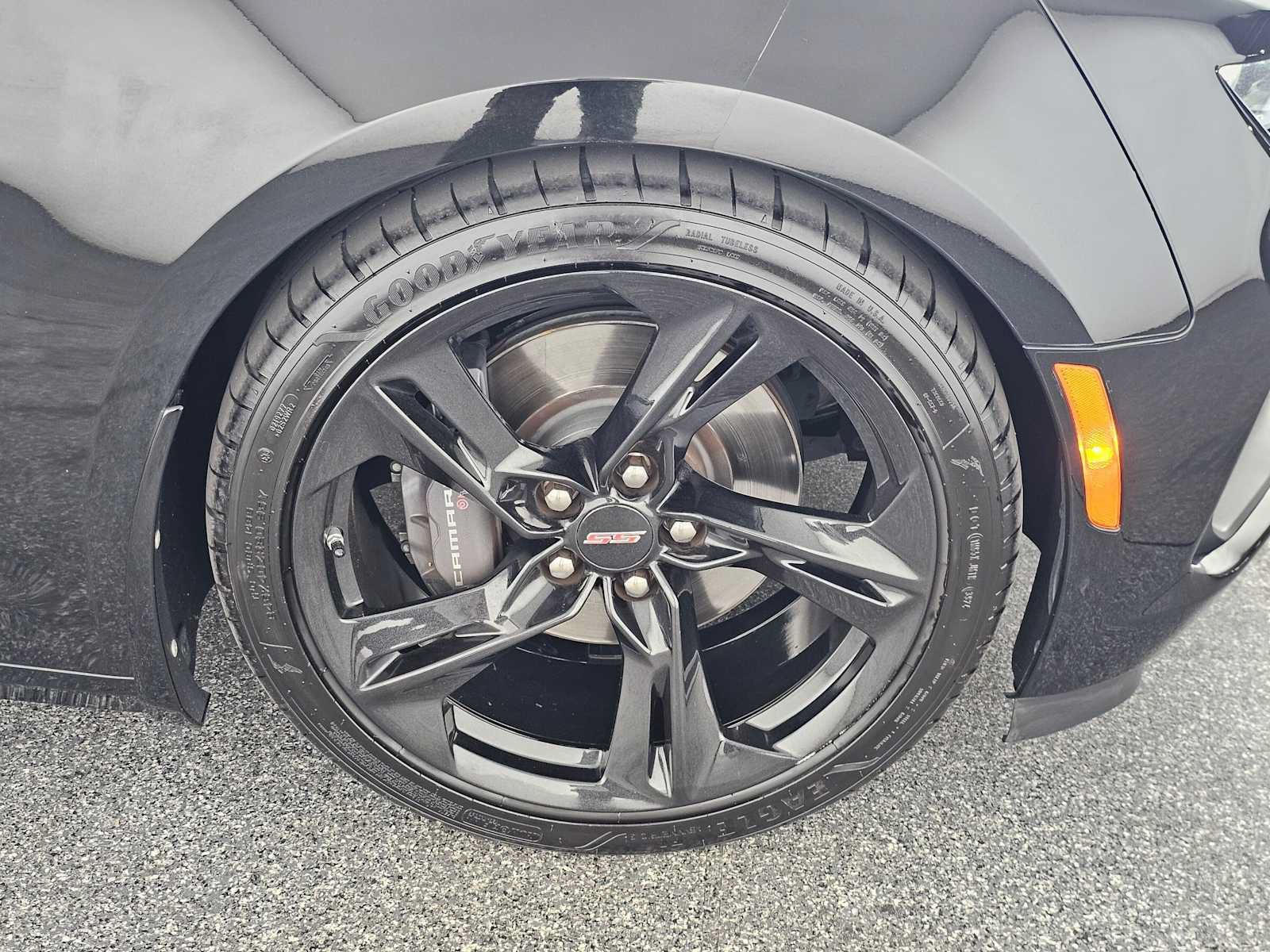 Used 2022 Chevrolet Camaro SS RWD image 9