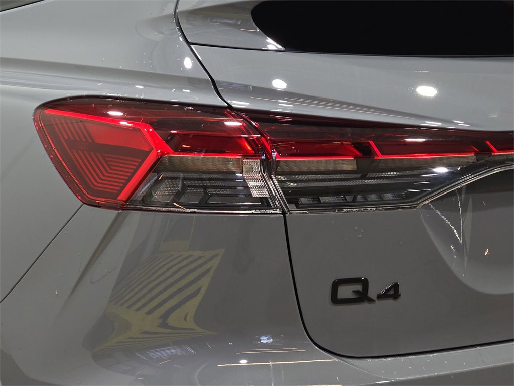 Used 2024 Audi Q4 e-tron Premium Plus image 31