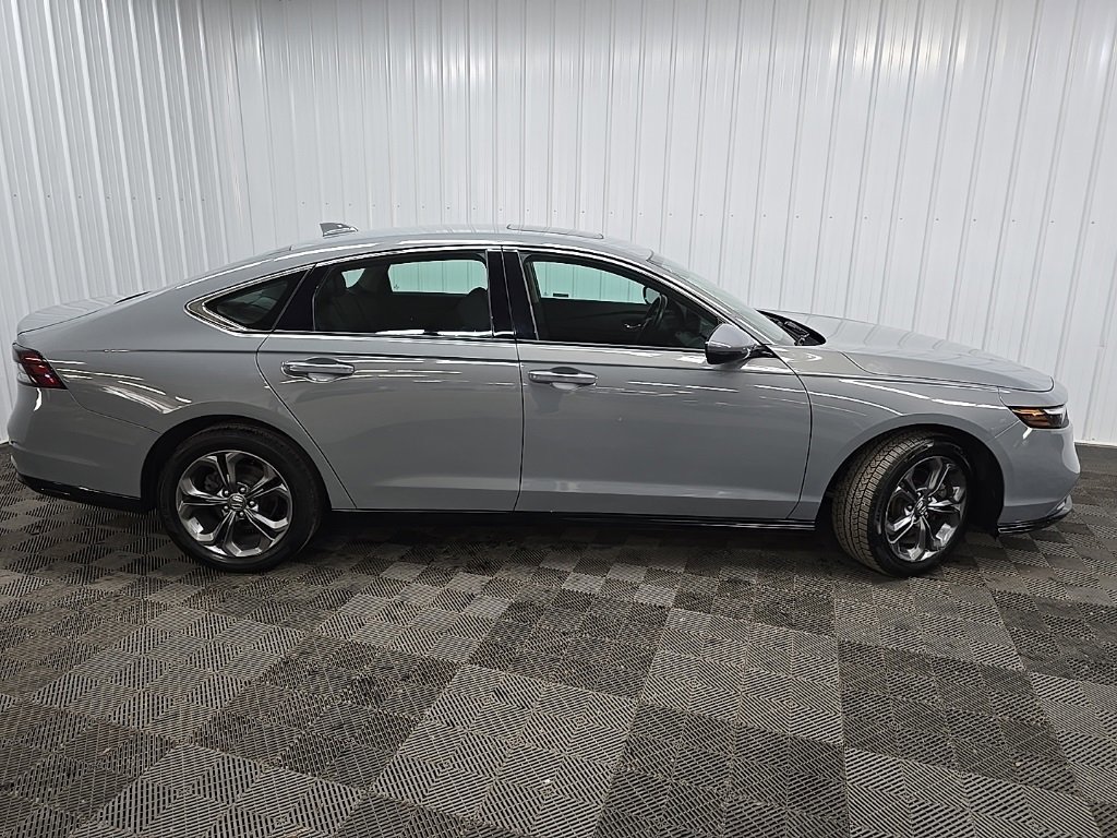 Used 2023 Honda Accord EX-L image 2