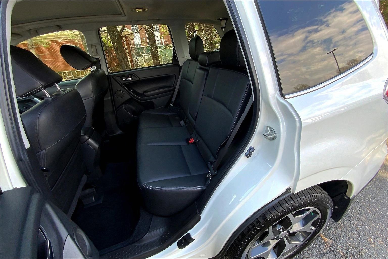 Used 2015 Subaru Forester 2.0XT Touring w/ Eyesight & Navigation System image 15