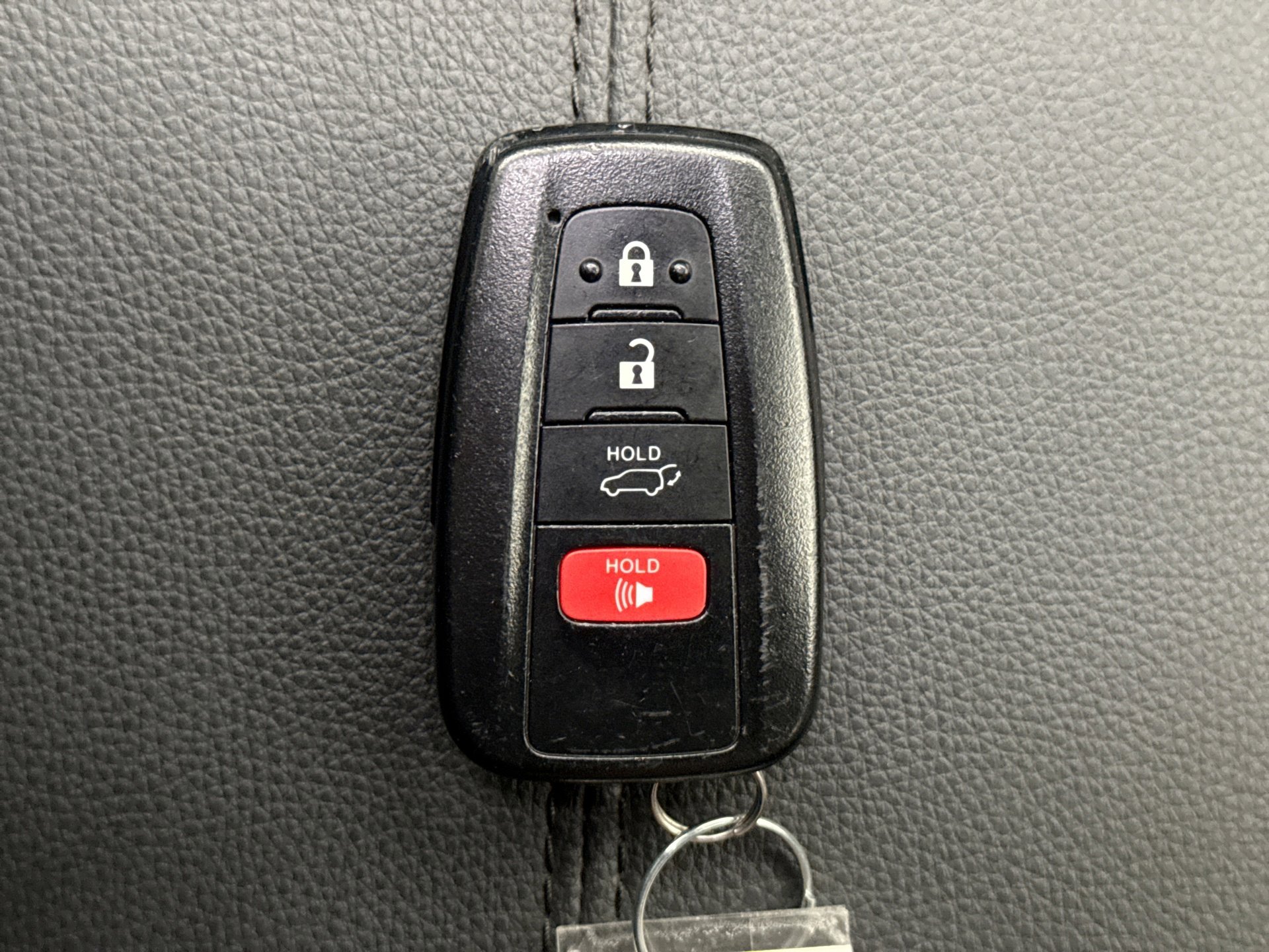 Used 2023 Toyota RAV4 XLE Premium image 10