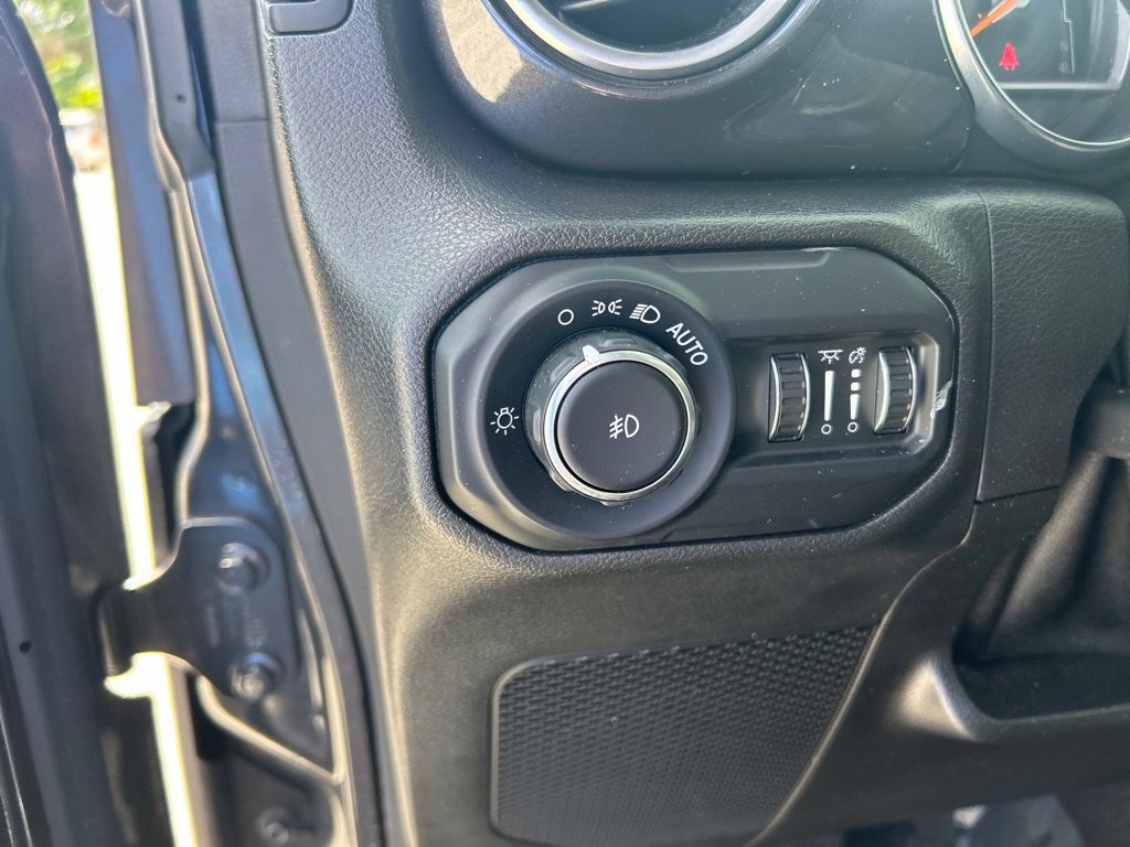 Certified 2021 Jeep Wrangler Unlimited Sahara AWD/4WD image 38