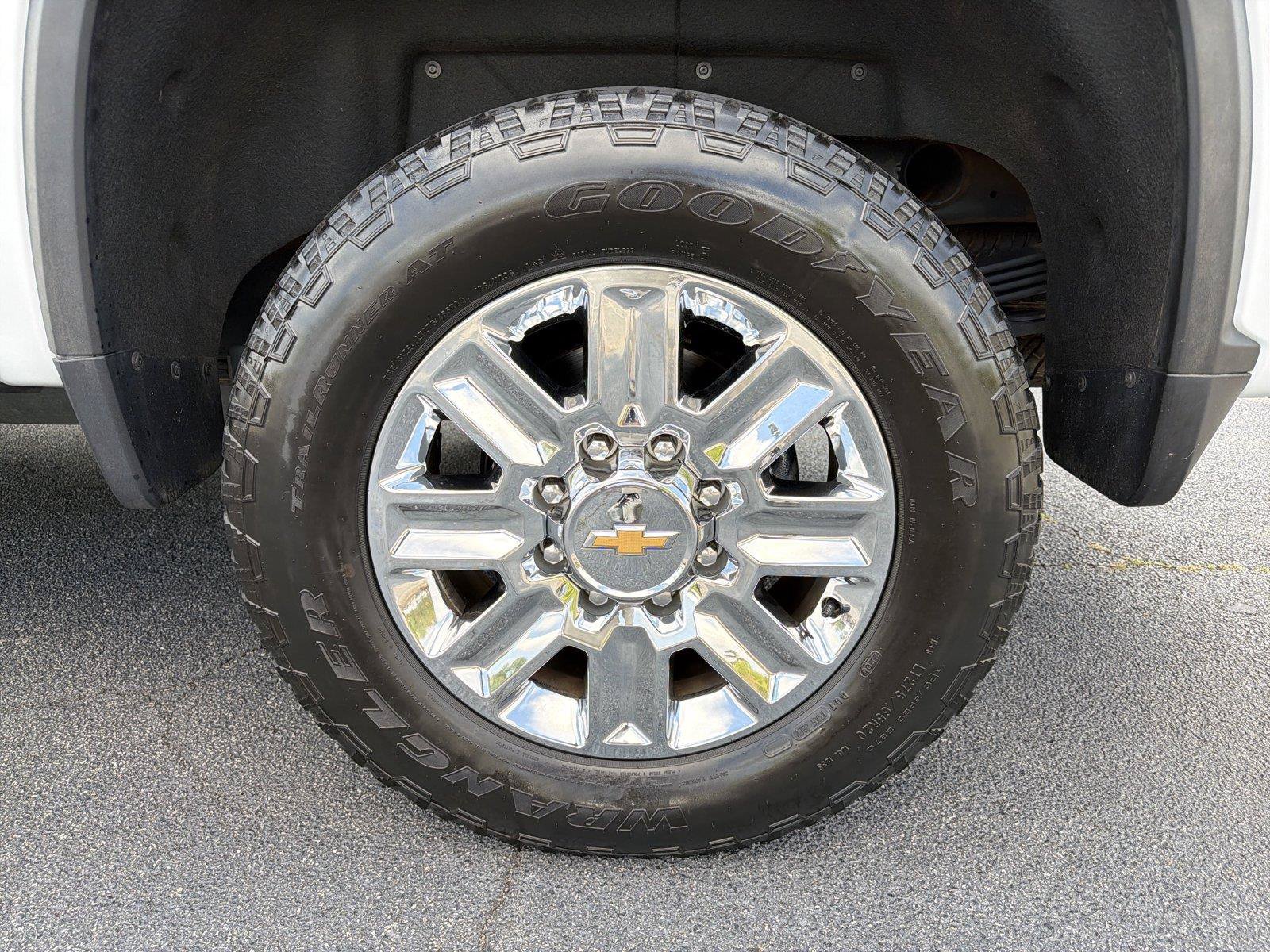 Certified 2024 Chevrolet Silverado 2500 High Country w/ LPO, Dark Essentials Package AWD/4WD image 17