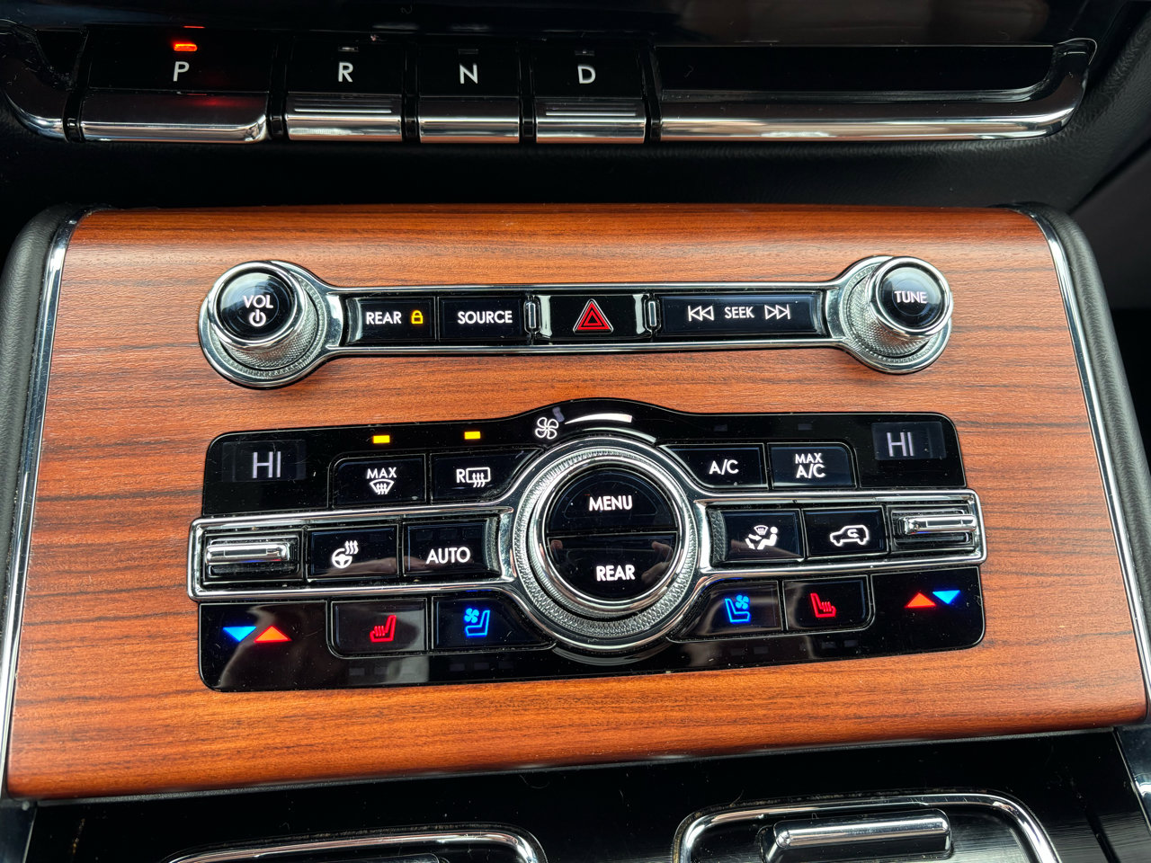 Used 2020 Lincoln Aviator Reserve w/ Equipment Group 202A image 24