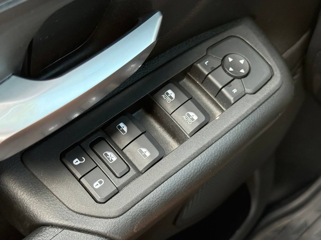 Used 2025 RAM 1500 Warlock AWD/4WD image 13