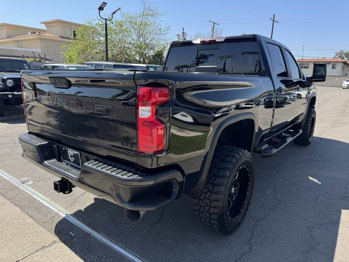 Used 2022 Chevrolet Silverado 3500 LTZ w/ LTZ Plus Package image 7