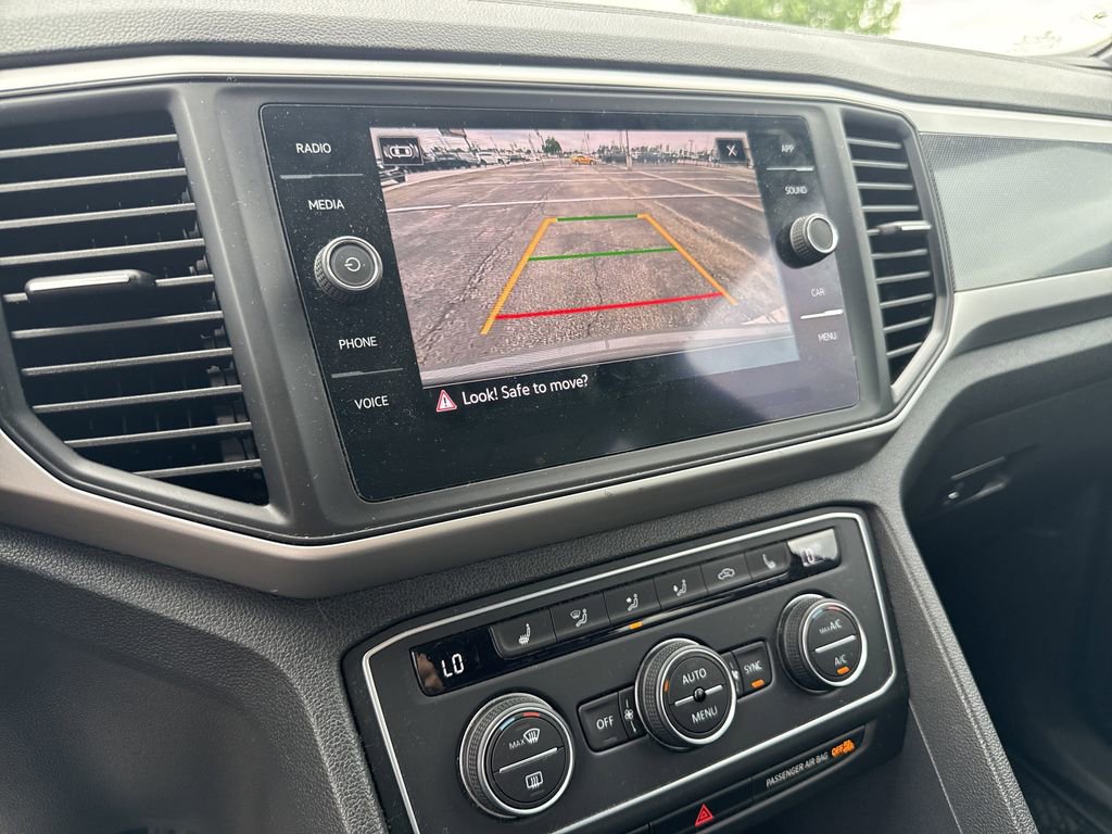Used 2021 Volkswagen Atlas Cross Sport SE w/ Panoramic Sunroof Package FWD image 21