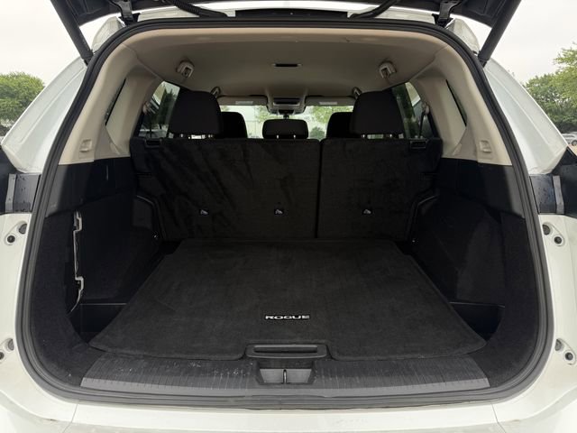 Used 2025 Nissan Rogue SV FWD image 28
