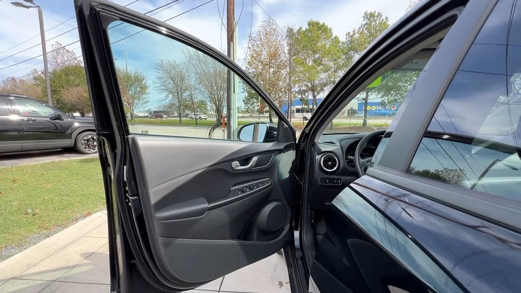 Used 2023 Hyundai Kona SEL w/ Convenience Package image 36