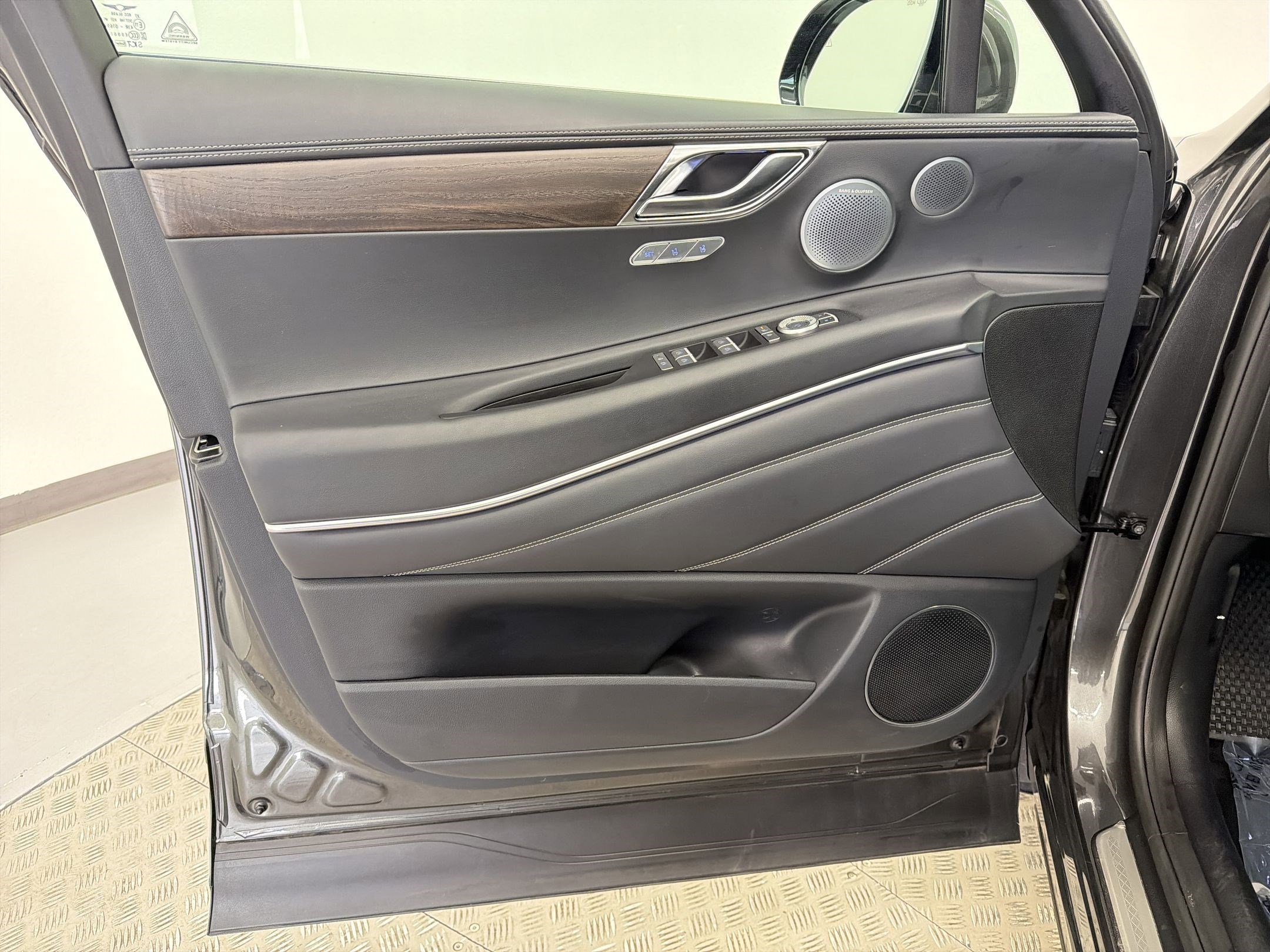 Used 2025 Genesis GV80 2.5T Prestige image 19