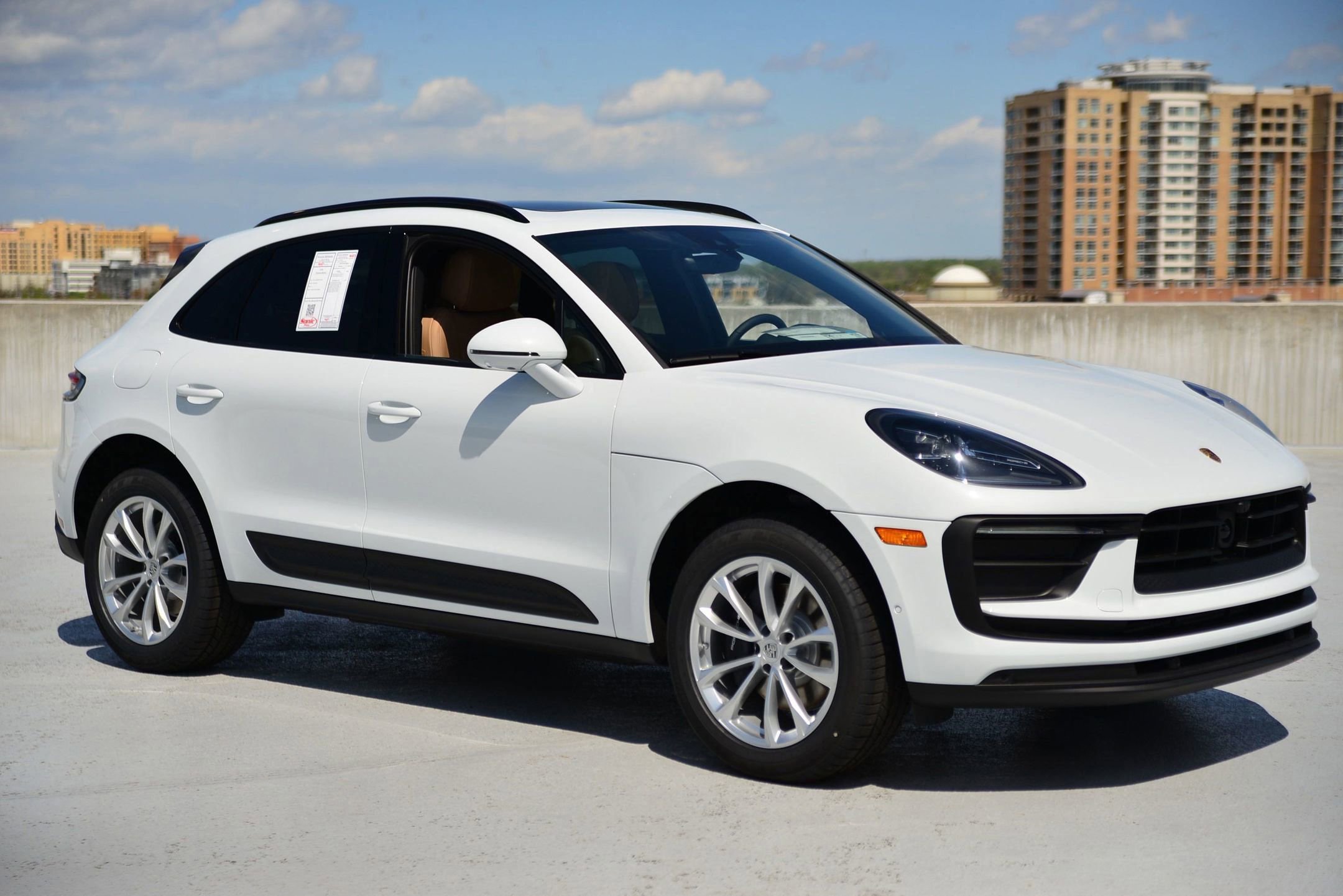 Used 2025 Porsche Macan image 7