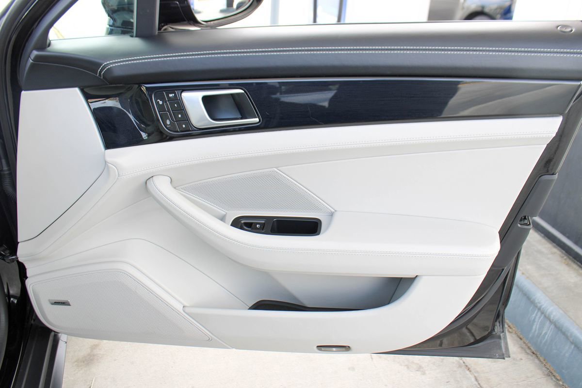 Used 2018 Porsche Panamera 4 AWD/4WD image 51