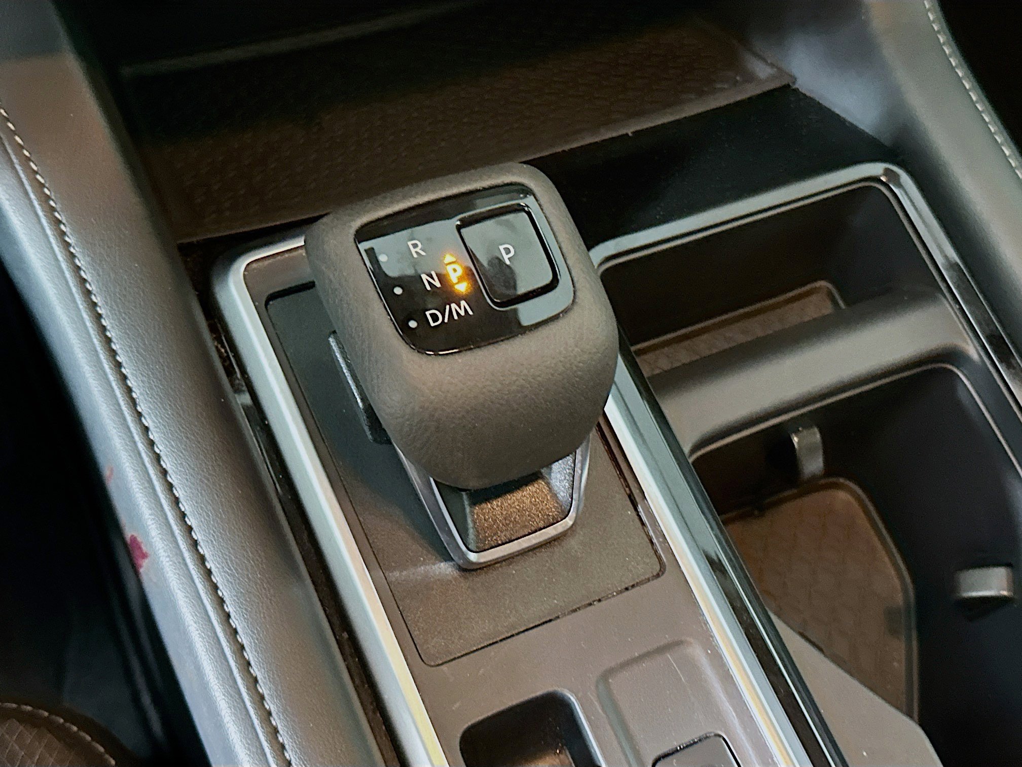 Used 2025 Nissan Pathfinder SV image 24