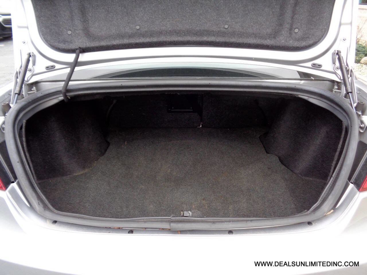 Used 2014 Chrysler 200 LX image 12