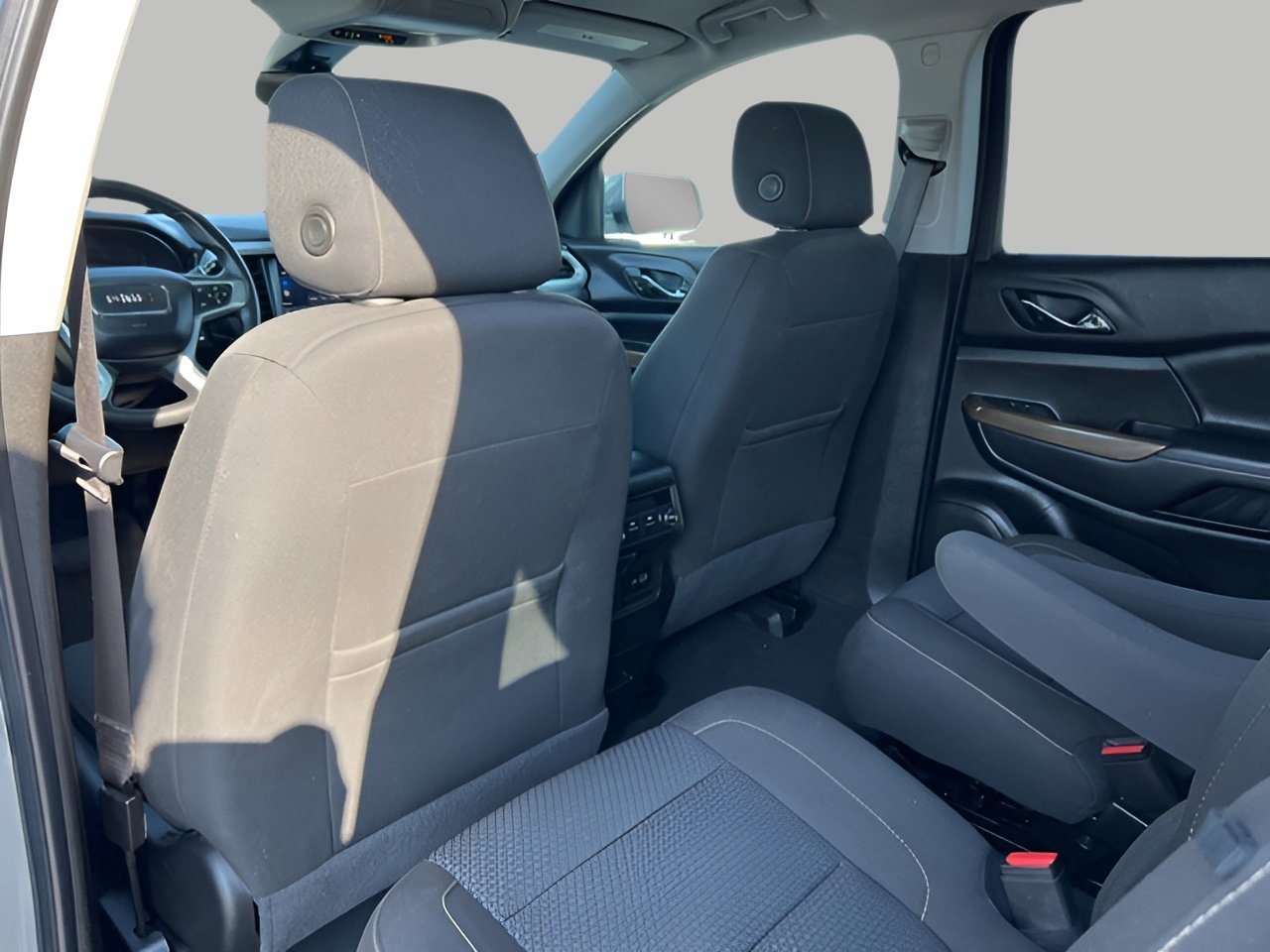 Used 2023 GMC Acadia SLE w/ Driver Convenience Package image 29