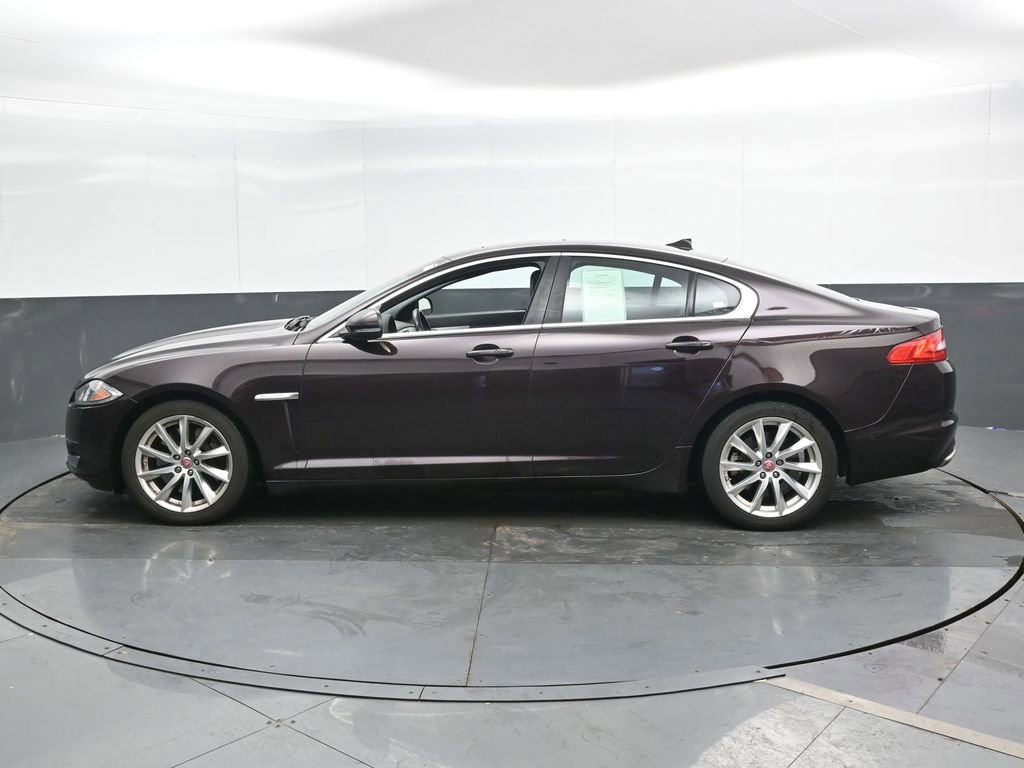 Used 2015 Jaguar XF Premium image 8
