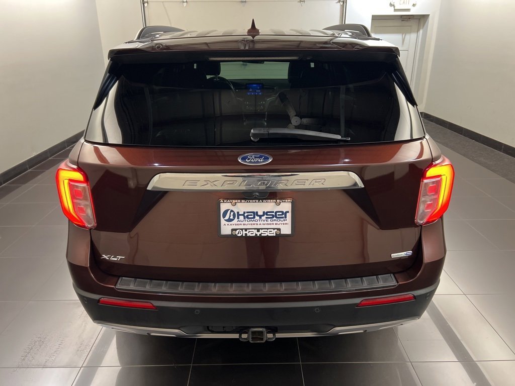 Certified 2020 Ford Explorer XLT w/ Equipment Group 202A image 5